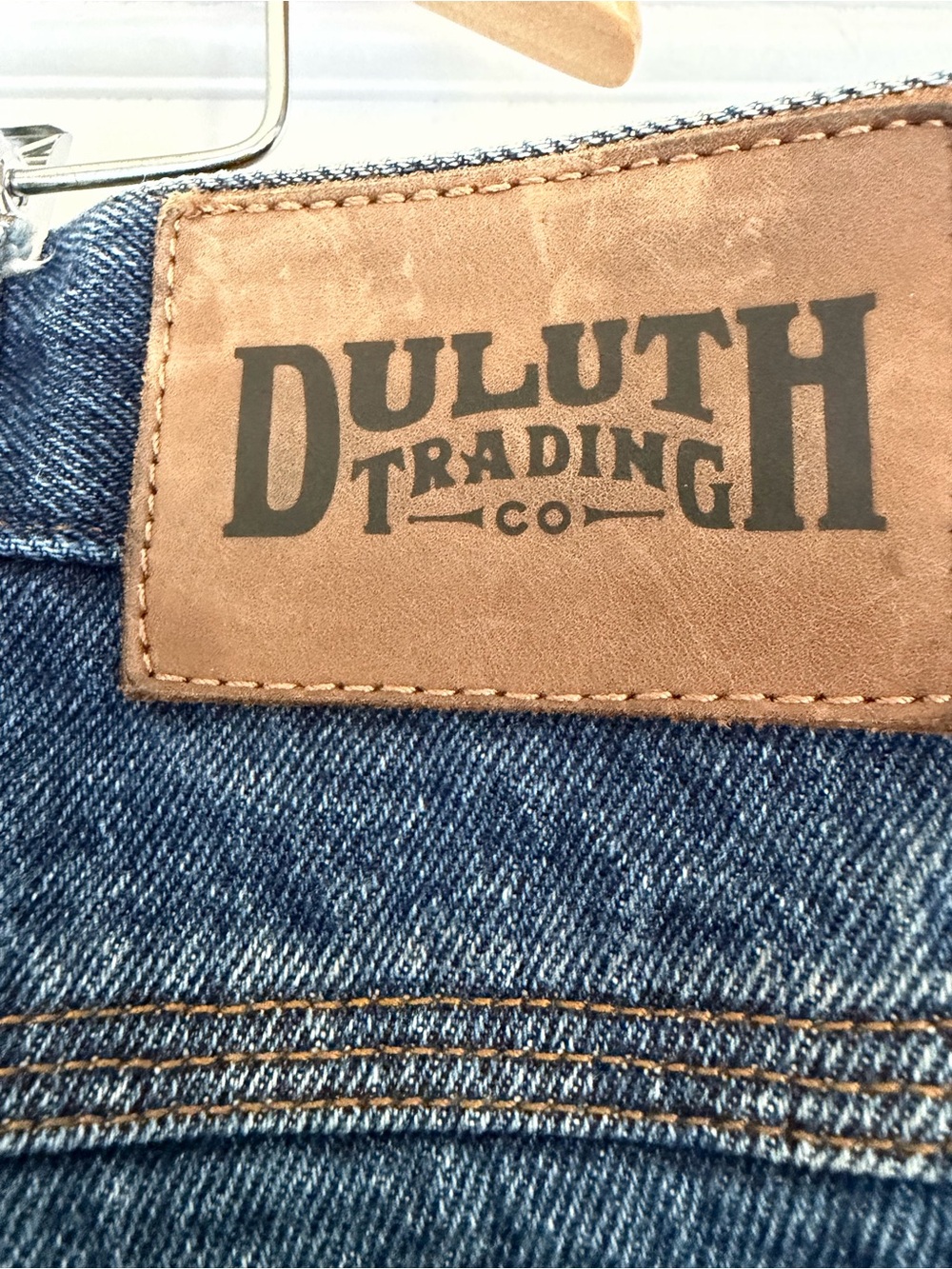 Duluth Trading Company Men's Blue Jeans Sz 40 X 28 Relaxed Fit